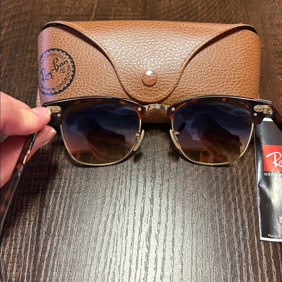 Ray-Ban Tortoise and Gold Sunglasses - Picture 5 of 5